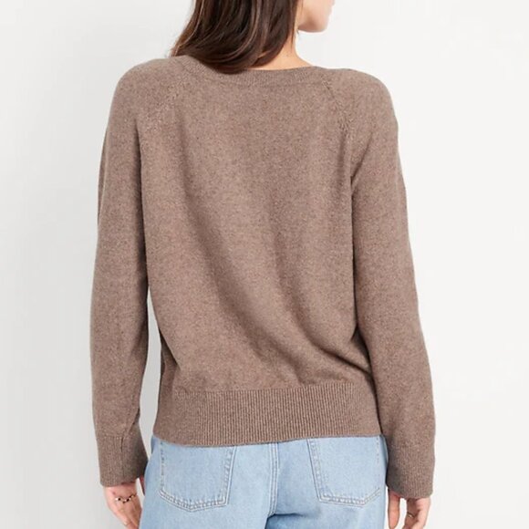 Old Navy SoSoft Loose V-Neck Sweater Driftwood Heather in Medium - Picture 2 of 4